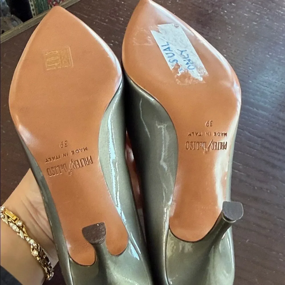 Chic Gray Patent Leather Heels